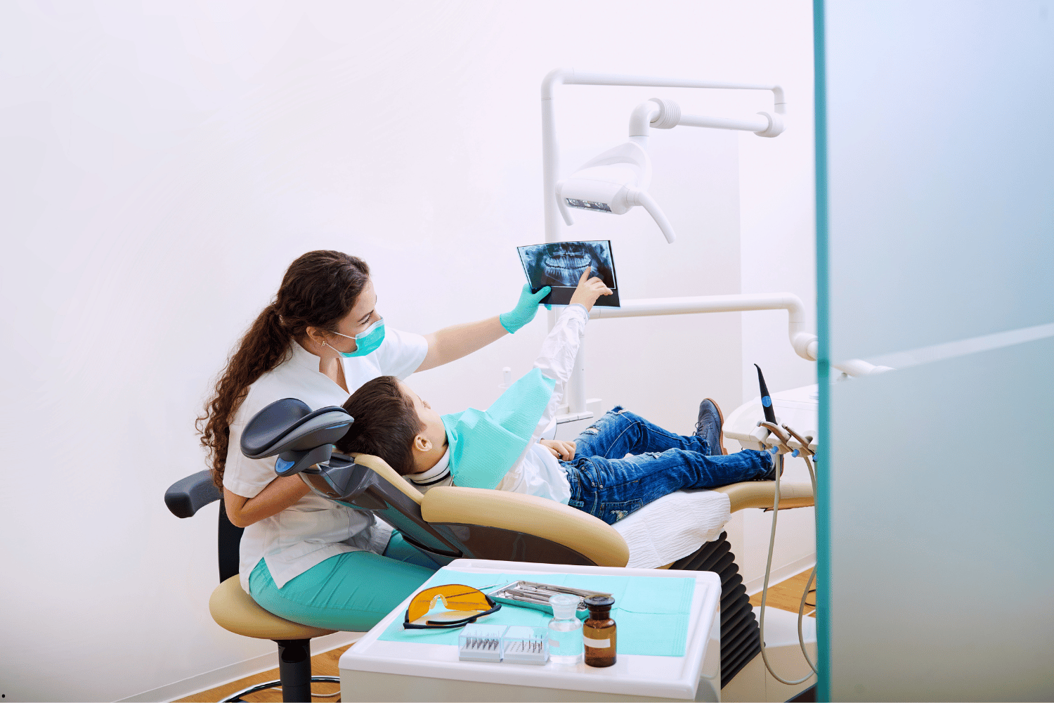 Clínica dental atrayendo pacientes con marketing digital